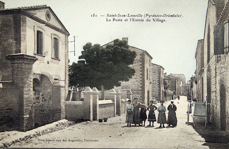 Saint Jean Lasseille. Carte postale